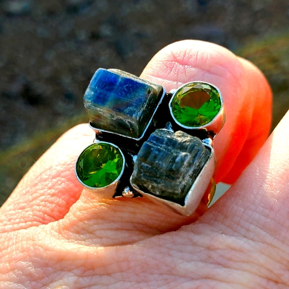 New Rough Kyanite & Peridot 925 Silver Ring. - Picture 2 of 16